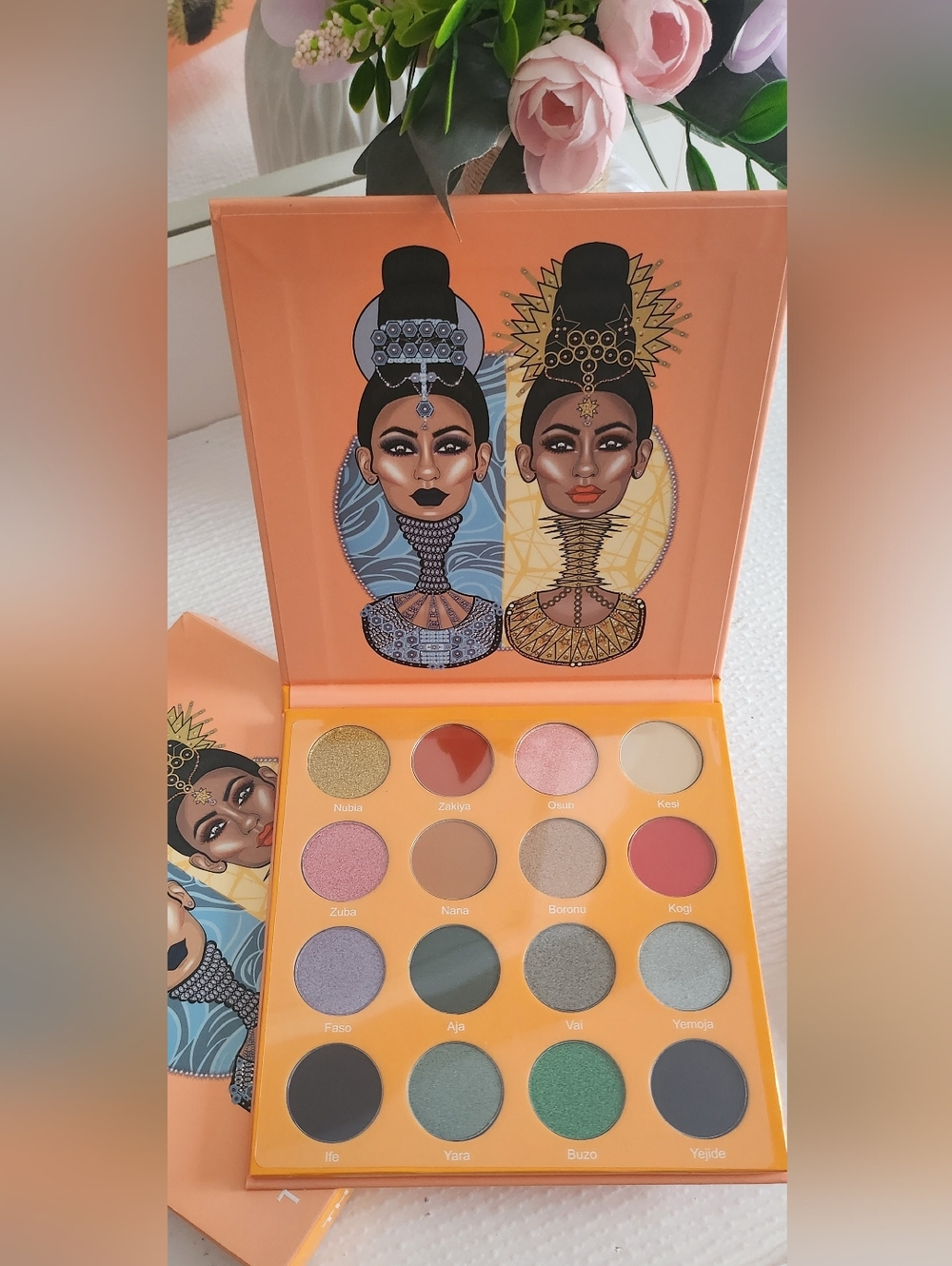 Eyeshadow Palette — Peach & Gold Neutral Shades